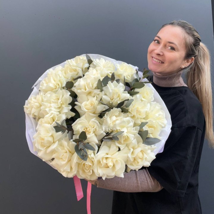 25 Белых французских роз Вайт найс в Грозные