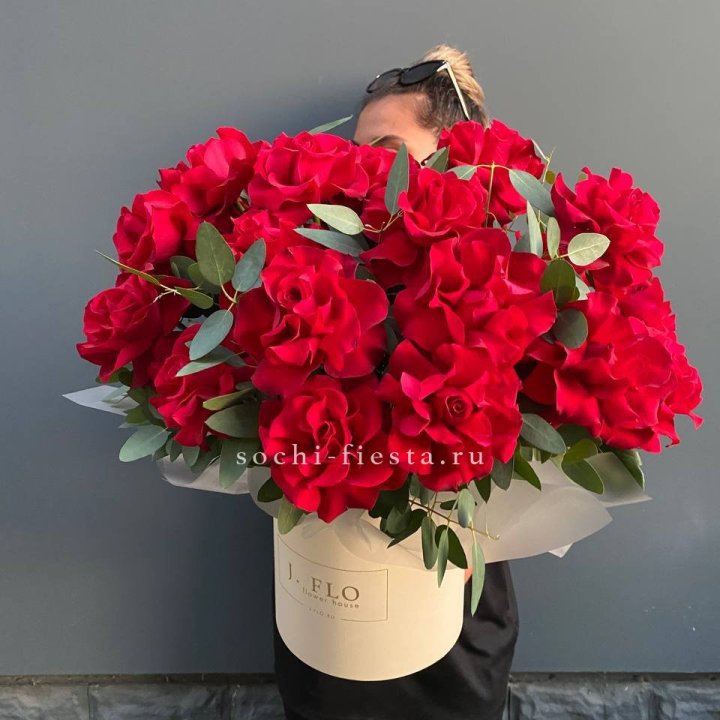 25 Французских красных роз в коробке в Грозные