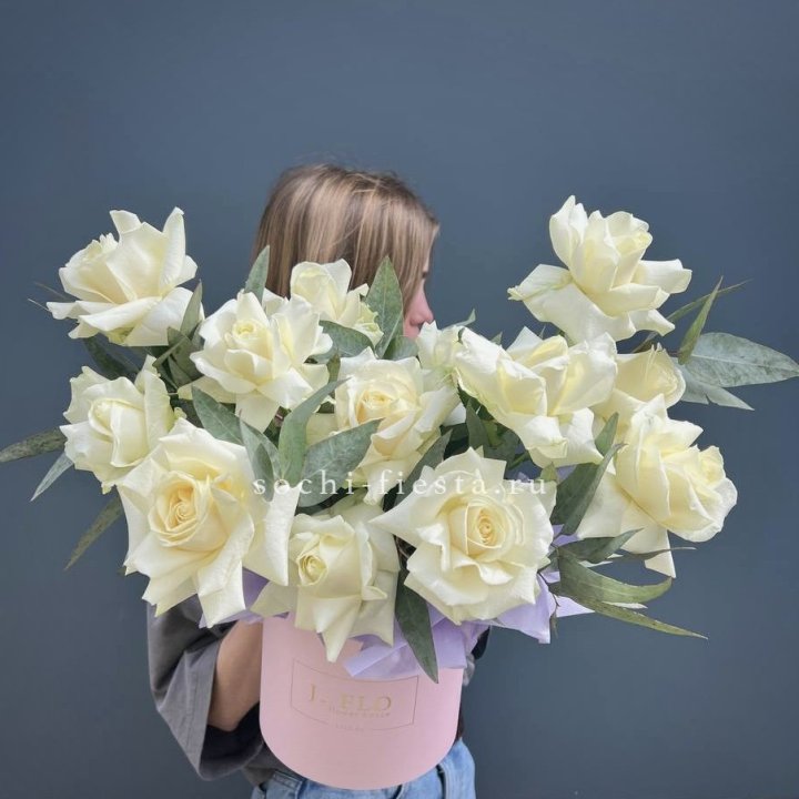 15 Французских роз в боксе в Грозные