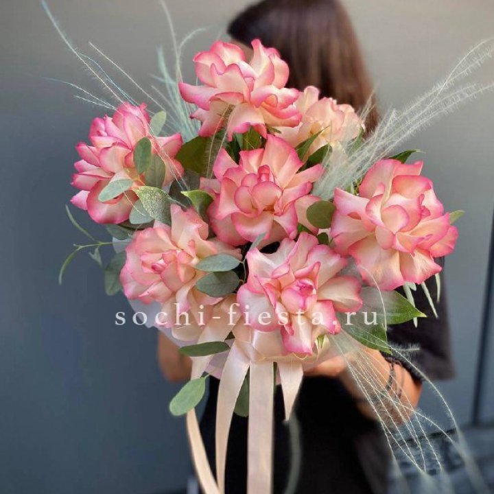 9 Французских роз Джумилия в боксе в Грозные