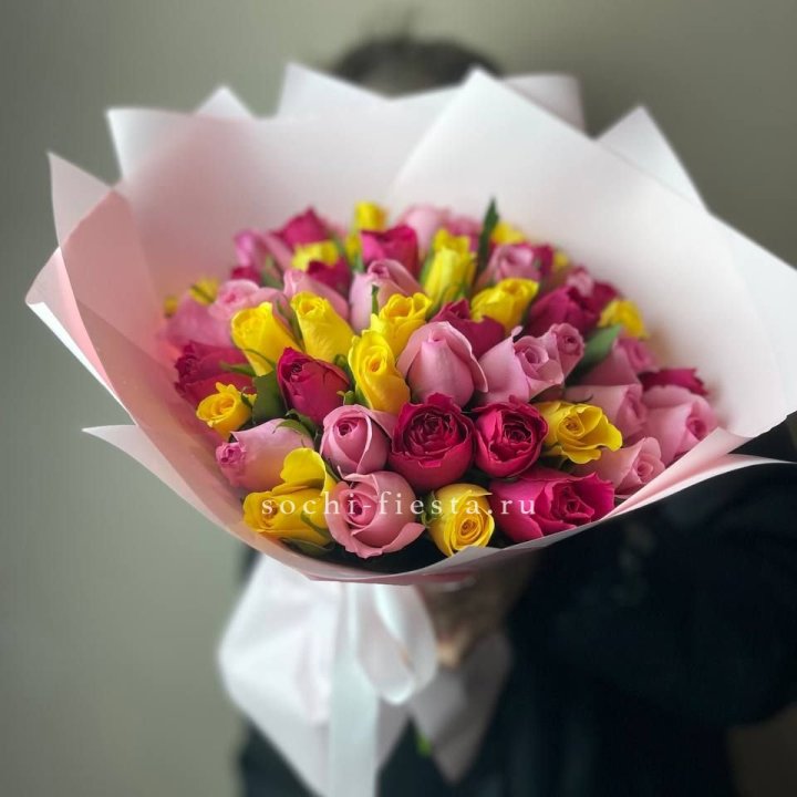Букет из 51 розы Микс (Кения) в Грозные