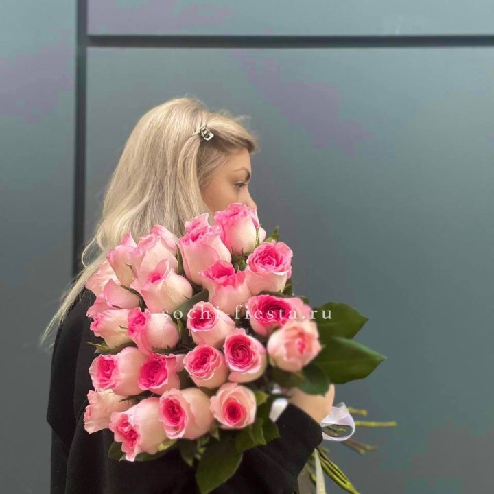  25 розовых роз в Грозные