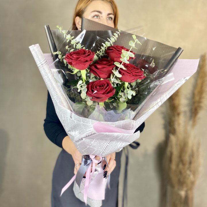 5 красных роз в Грозные