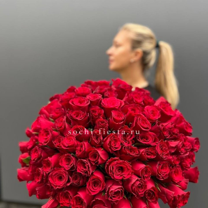 Охапка из 101 красной розы в Грозные