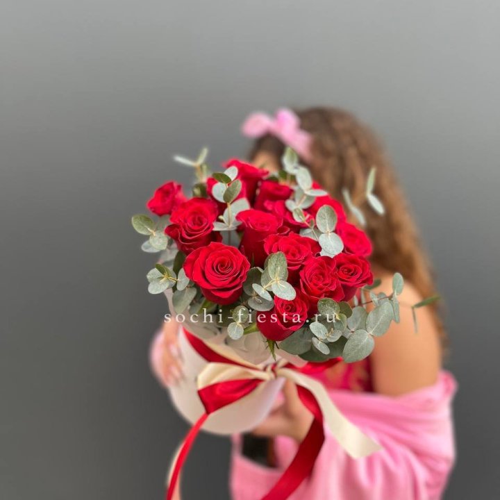 15 Красных роз в боксе №2 в Грозные