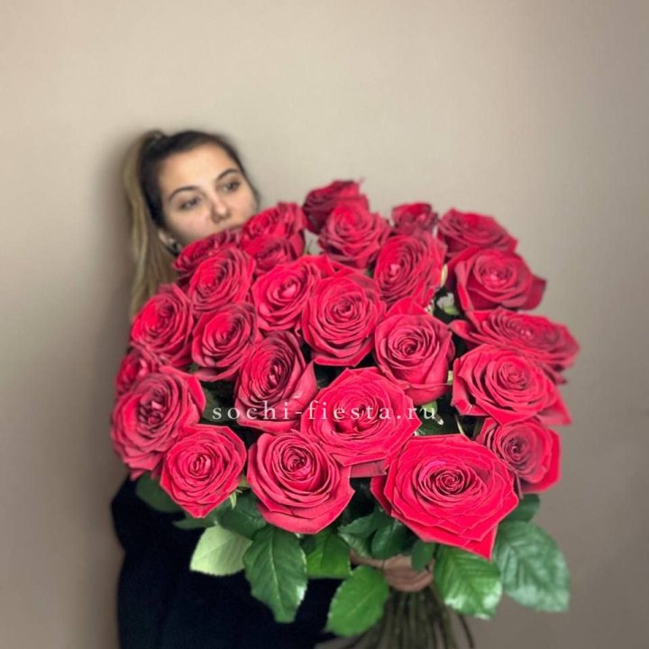 25 высоких роз в Грозные