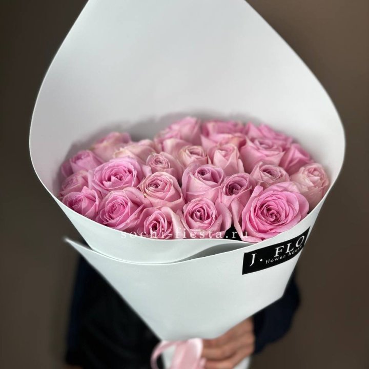 25 розовых роз в Грозные