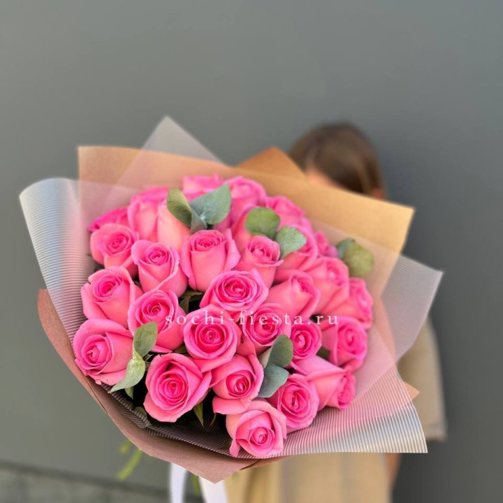 31 розовая роза с эвкалиптом в Грозные