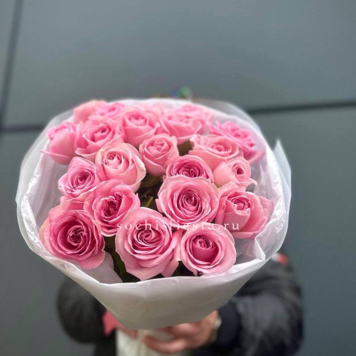 21 Розовая роза в белом в Грозные