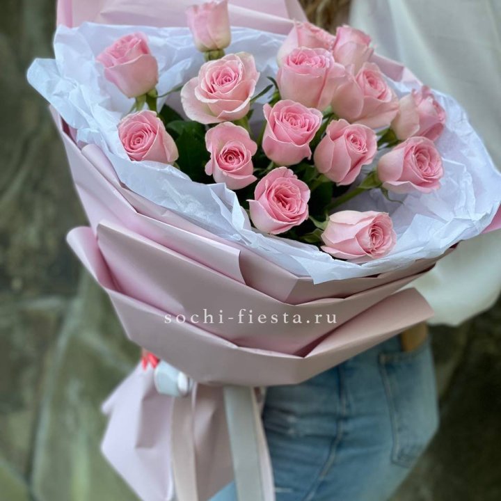 Розовые розы в авторском оформлении в Грозные