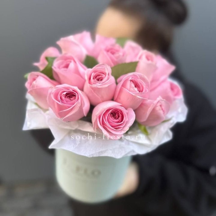 17 розовых роз в цилиндре в Грозные