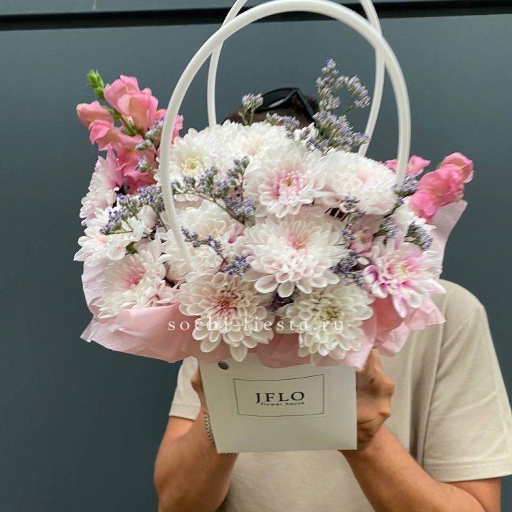 Сумочка из стойких цветов  в Грозные