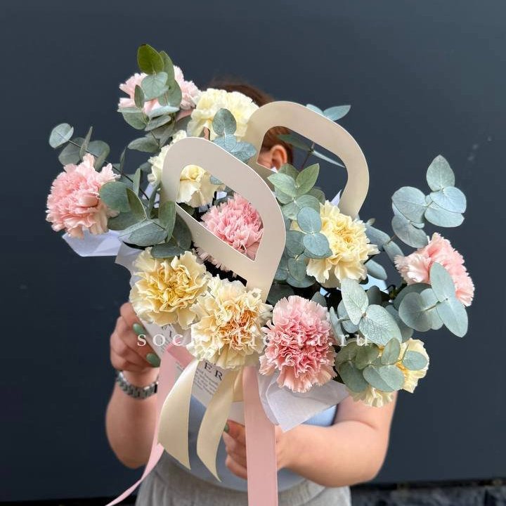 Сумочка из диантусов в Грозные