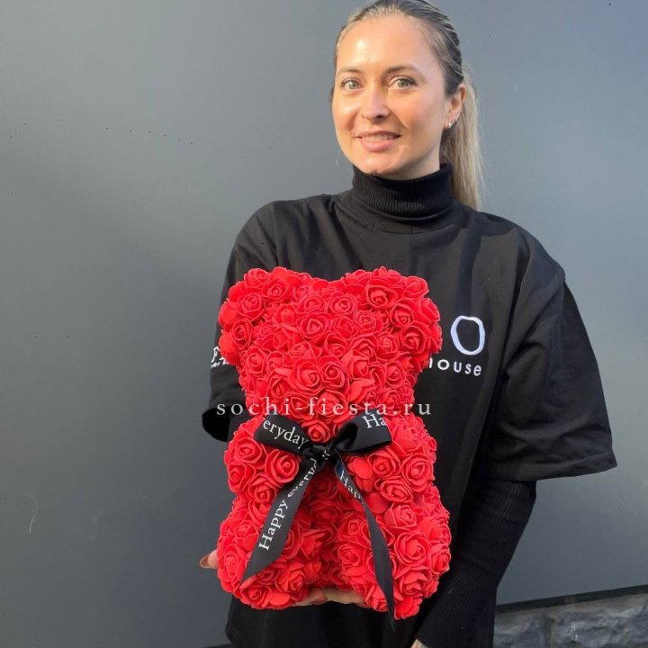 Медведь из роз красный в Грозные