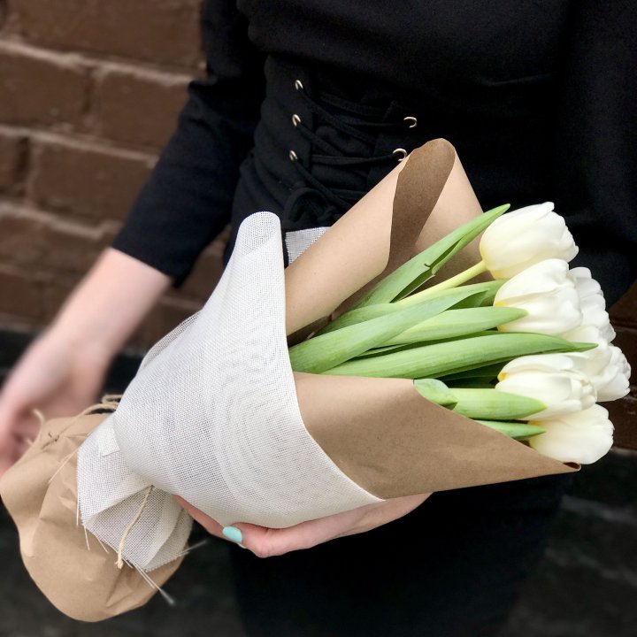 Букет белых тюльпанов в Грозные