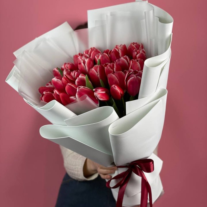 Букет красных тюльпанов в Грозные